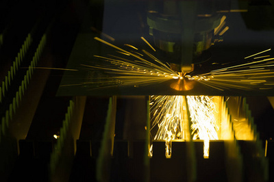 激光設(shè)備管理和植物制造金屬結(jié)構(gòu)